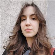 Offro lezioni di disegno tradizionale e digitale, scultura e graphic design adatte ad adolescenti ed adulti.